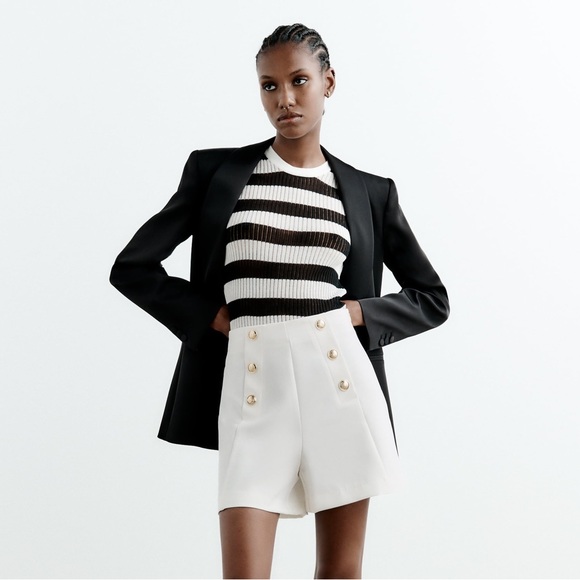 Zara White Gold Button Shorts - Picture 1 of 4